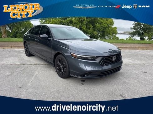 Used 2025 Honda Accord SE image 1
