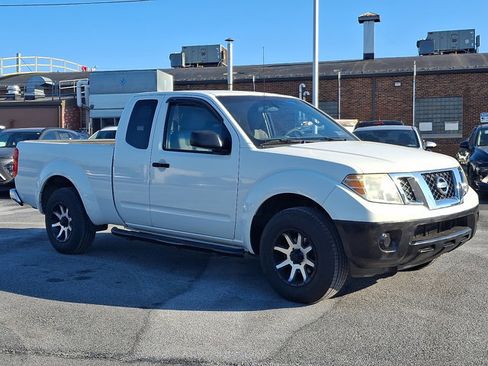 Used 2015 Nissan Frontier S image 3