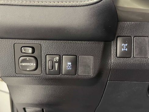 Used 2014 Toyota RAV4 XLE image 18