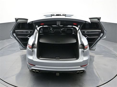 Used 2020 Porsche Cayenne Turbo image 25