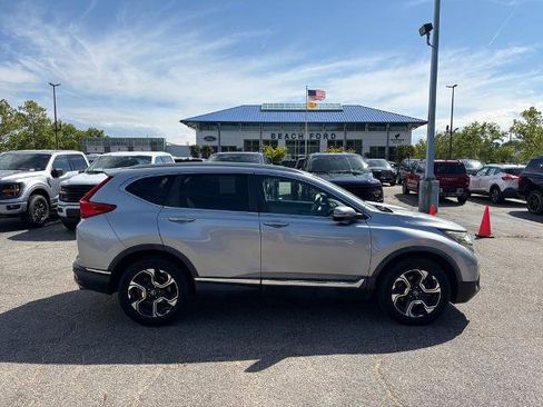 Used 2017 Honda CR-V Touring image 4