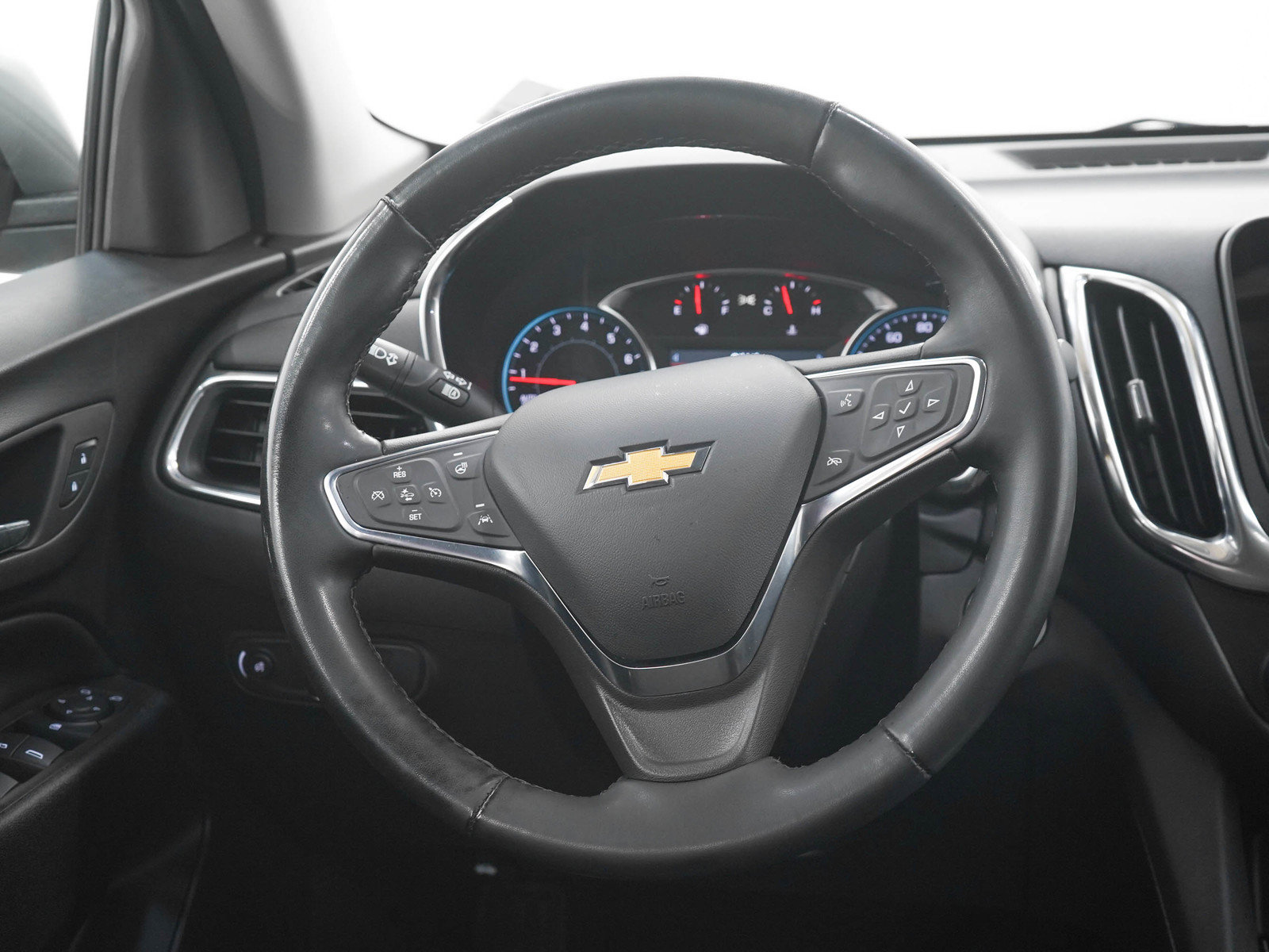 Used 2024 Chevrolet Equinox LT AWD/4WD image 17