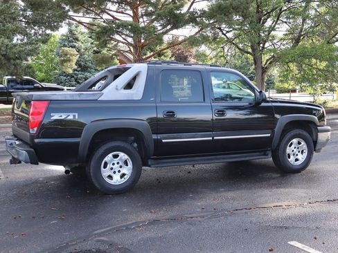 Used 2005 Chevrolet Avalanche Z71 w/ Sun And Sound Package AWD/4WD image 4