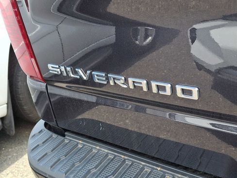 Used 2022 Chevrolet Silverado 1500 Custom Trail Boss AWD/4WD image 5