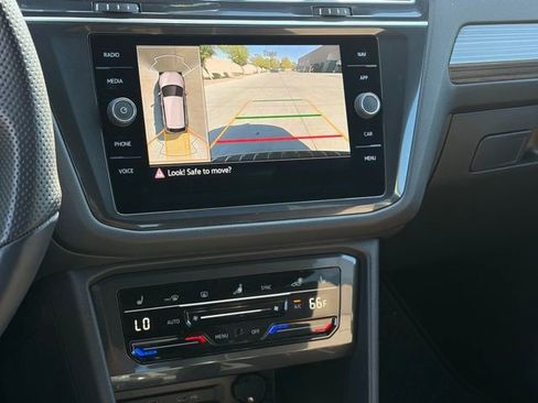 Used 2022 Volkswagen Tiguan SEL R-Line image 17