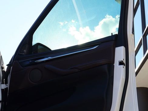 Used 2017 BMW X5 xDrive40e image 36