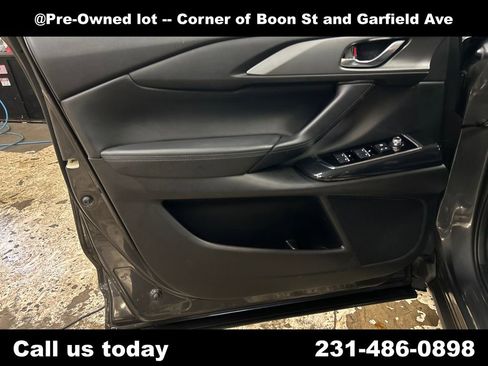 Used 2018 MAZDA CX-9 Touring FWD image 15