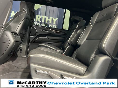 Used 2023 Cadillac Escalade ESV Premium Luxury w/ Performance Package image 29