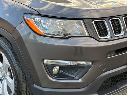Used 2018 Jeep Compass Latitude w/ Popular Equipment Group FWD image 30