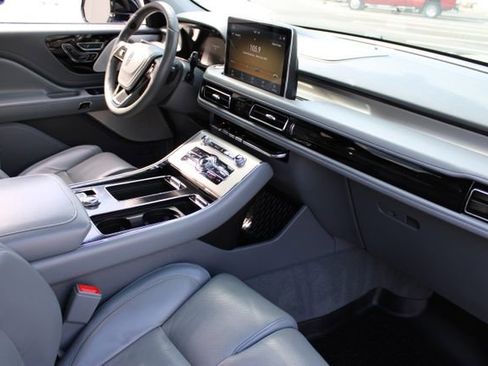 Used 2020 Lincoln Aviator Reserve w/ Equipment Group 202A image 14