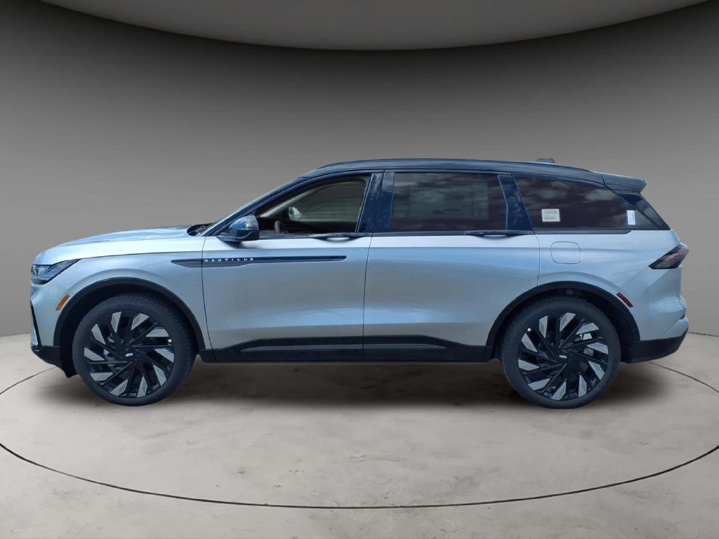 New 2026 Lincoln Nautilus Reserve w/ Jet Appearance Package AWD/4WD image 2