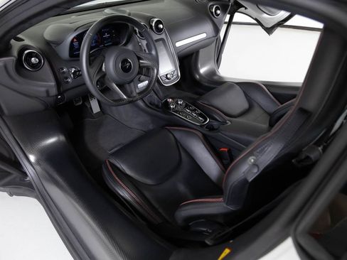 Used 2022 McLaren GT image 24