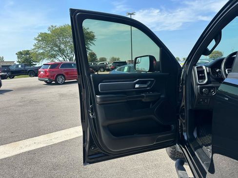 Used 2021 RAM 1500 Big Horn AWD/4WD image 11