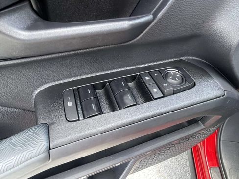 Used 2025 Toyota 4Runner SR5 AWD/4WD image 15