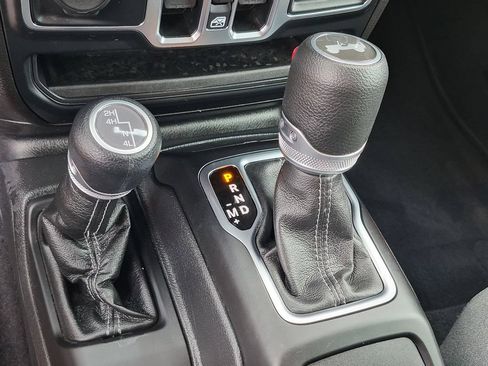 Used 2025 Jeep Wrangler Unlimited Sport AWD/4WD image 20