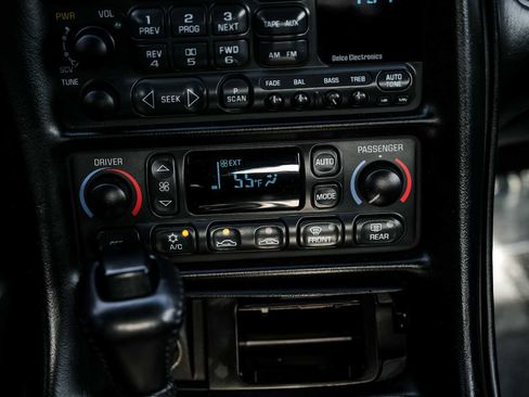 Used 2002 Chevrolet Corvette Convertible w/ Preferred Equipment Group2 image 23