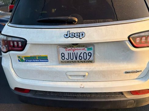 Used 2019 Jeep Compass Latitude w/ Popular Equipment Group FWD image 4