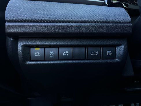 Used 2025 Toyota Camry SE image 22