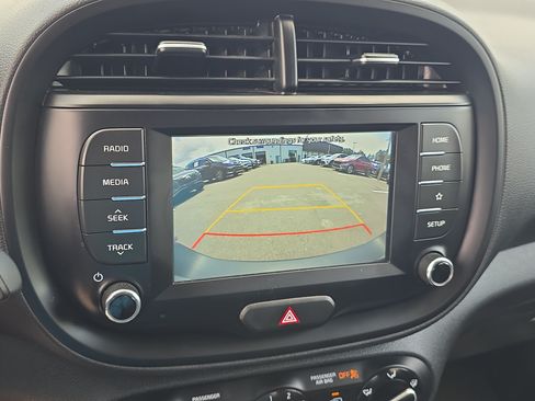 Certified 2021 Kia Soul LX FWD image 23