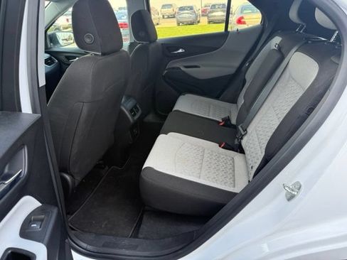 Used 2023 Chevrolet Equinox LS w/ LS Convenience Package FWD image 17