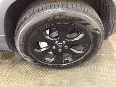 Used 2020 Land Rover Defender 110 SE AWD/4WD image 27