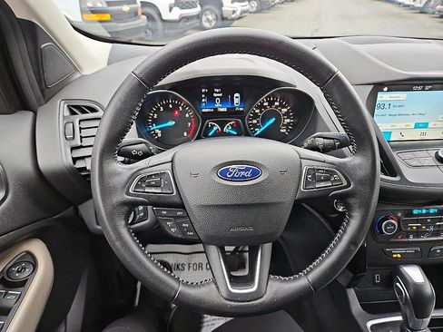 Used 2019 Ford Escape SEL image 18