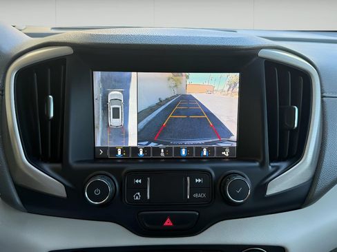 Used 2020 GMC Terrain Denali w/ Denali Premium Package FWD image 18