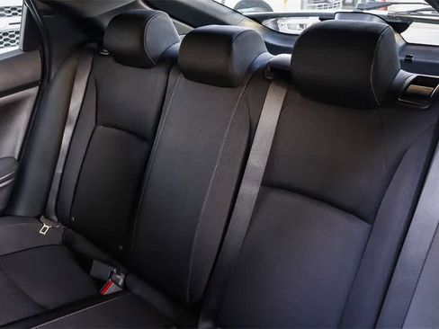 Used 2017 Honda Civic Sport image 19