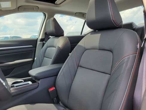 New 2025 Nissan Altima 2.5 SR image 18