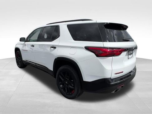 Certified 2022 Chevrolet Traverse Premier w/ Redline Edition AWD/4WD image 4