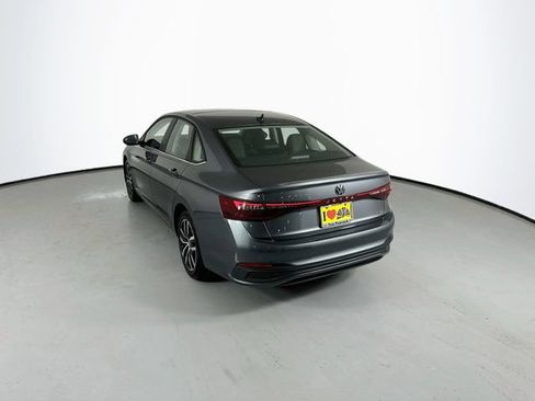 Used 2025 Volkswagen Jetta SE FWD image 7