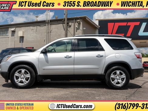 Used 2009 GMC Acadia SLE w/ Preferred Package FWD image 2