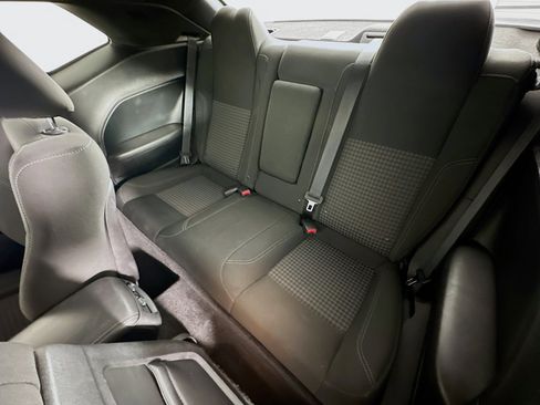 Used 2018 Dodge Challenger SXT image 25