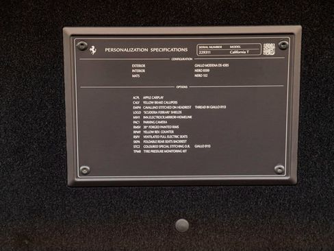 Used 2018 Ferrari California T image 32