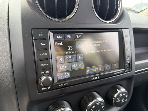 Used 2017 Jeep Patriot High Altitude AWD/4WD image 17