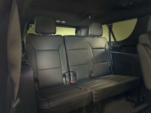 Used 2023 GMC Yukon XL Denali AWD/4WD image 34