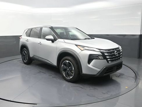 Used 2025 Nissan Rogue SV FWD image 10