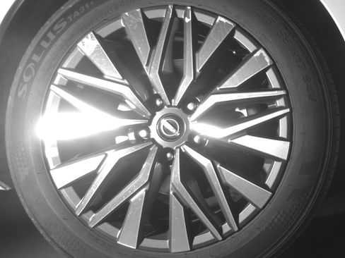 Used 2025 Nissan Altima 2.5 SV FWD image 13