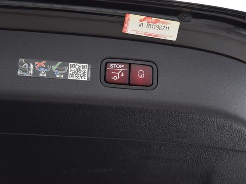 Certified 2024 Mercedes-Benz GLC 300 image 27
