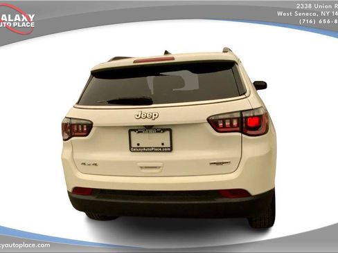 Used 2024 Jeep Compass Latitude AWD/4WD image 6