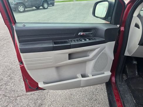 Used 2008 Dodge Grand Caravan SE image 9
