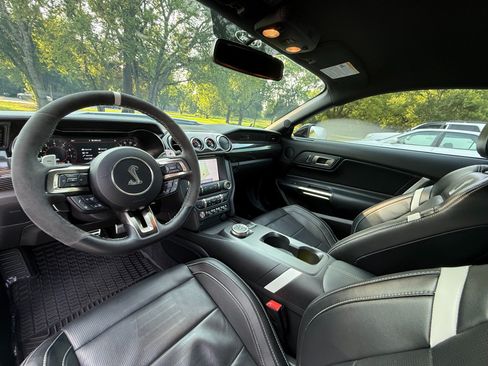 Used 2020 Ford Mustang Shelby GT500 w/ Technology Package RWD image 10