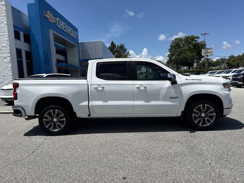 Used 2022 Chevrolet Silverado 1500 LT w/ Safety Package RWD image 2