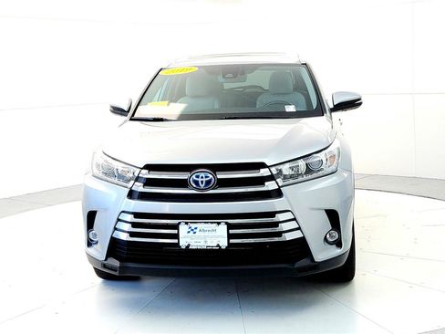 Certified 2019 Toyota Highlander Limited image 2