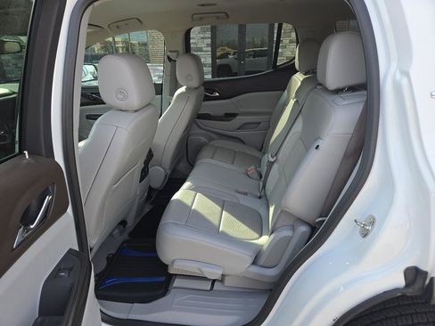 Used 2020 GMC Acadia SLT FWD image 12