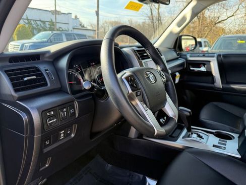 Used 2023 Toyota 4Runner TRD Sport w/ Technology Package image 11