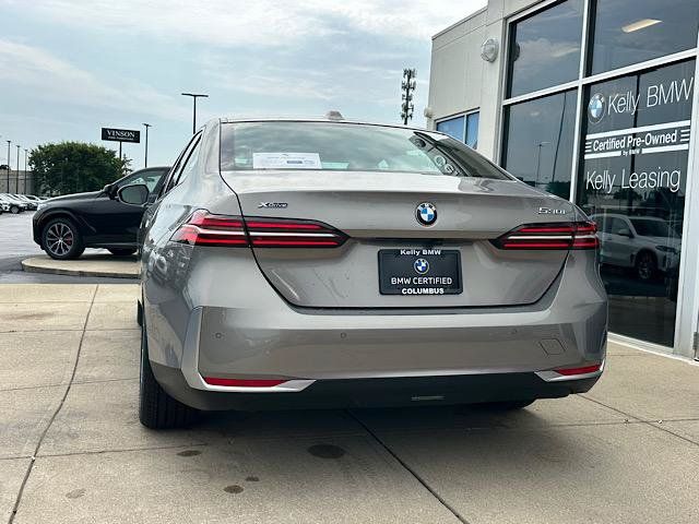 Used 2024 BMW 530i xDrive w/ Premium Package AWD/4WD image 7