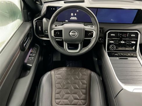 Used 2025 Nissan Armada Platinum Reserve image 21
