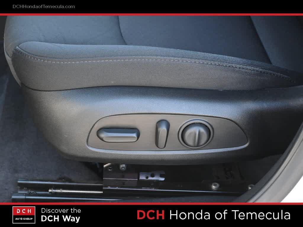 Used 2018 Chevrolet Malibu Hybrid FWD image 17