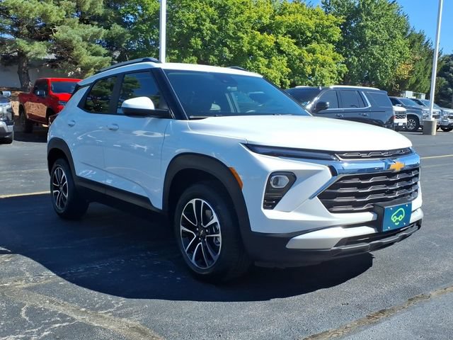 Certified 2024 Chevrolet TrailBlazer LT w/ LT Cold Weather Package AWD/4WD image 3